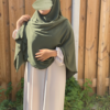 Ontdek de Jazzy Stretch Heupkhimaar Khakigroen bij Osrati Boutique. Een stijlvolle en comfortabele khakigroene heupkhimaar, perfect voor een bescheiden en modieuze uitstraling.
