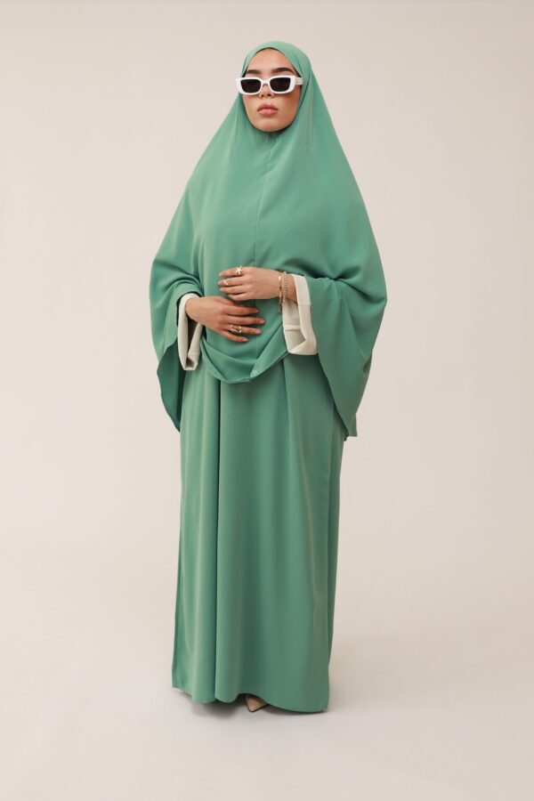INSIDE OUT SLEEVE ABAYA - CREAM & PISTACHIO