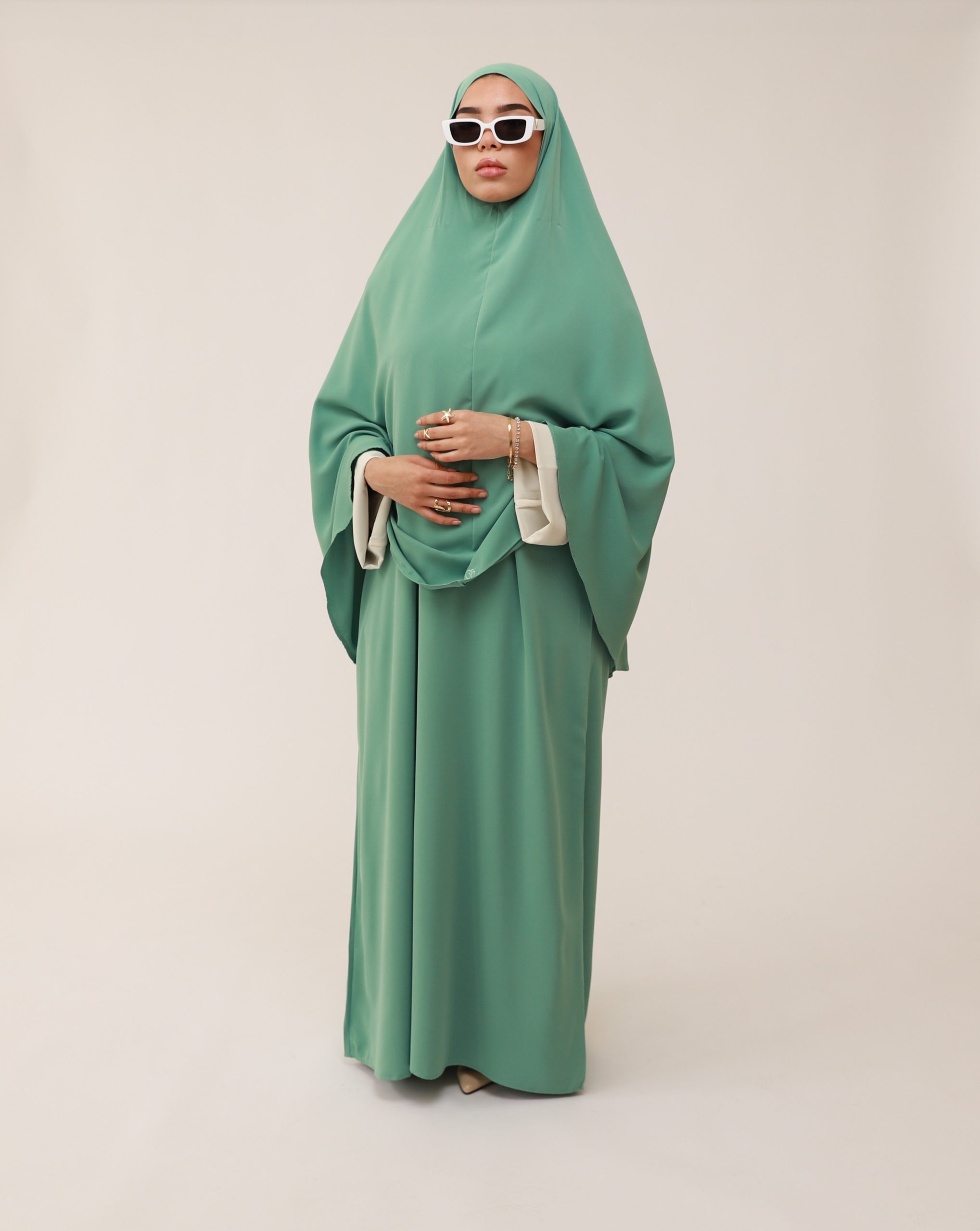 INSIDE OUT SLEEVE ABAYA - CREAM & PISTACHIO