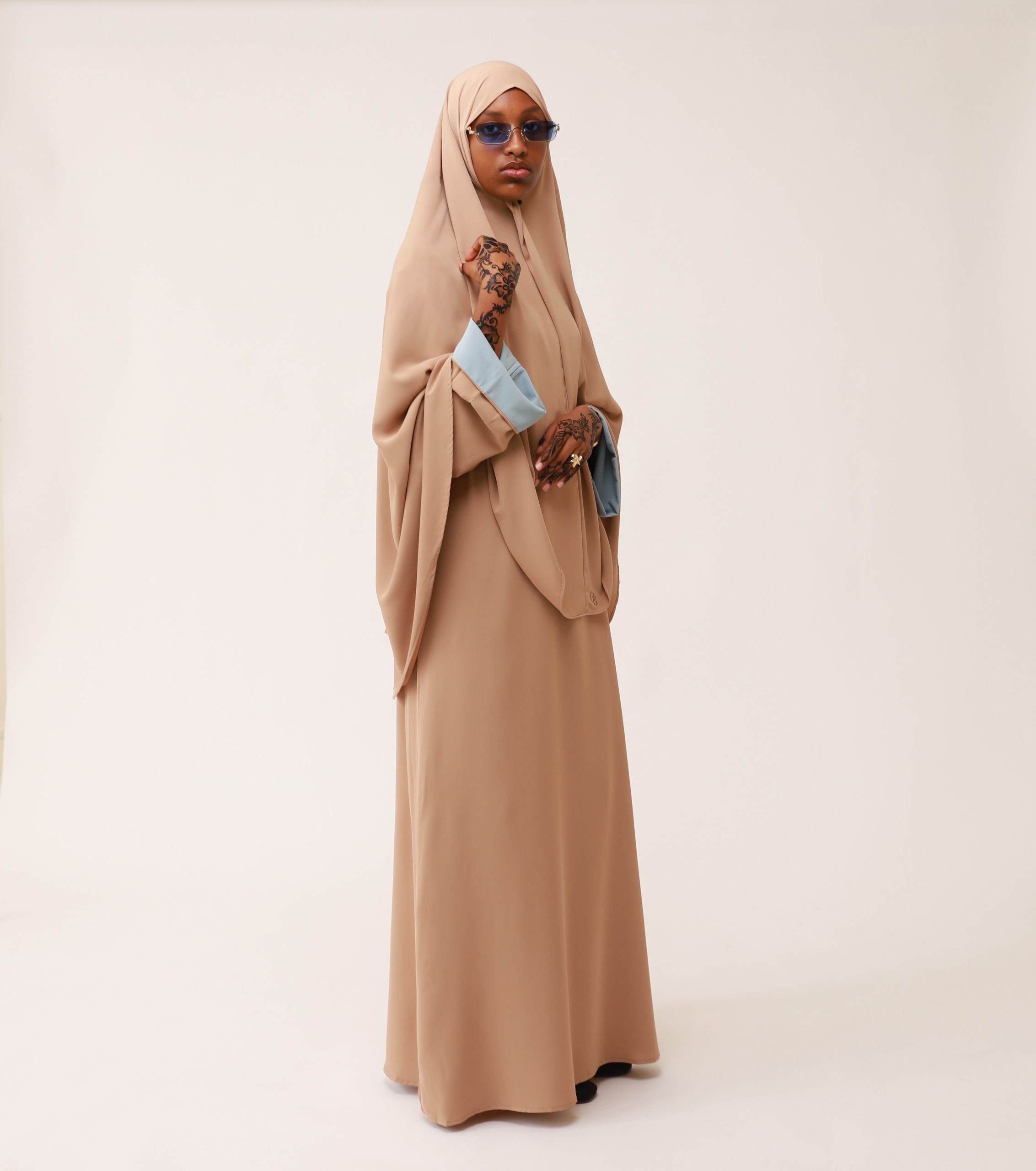 INSIDE OUT SLEEVE ABAYA - SANDY & SKY