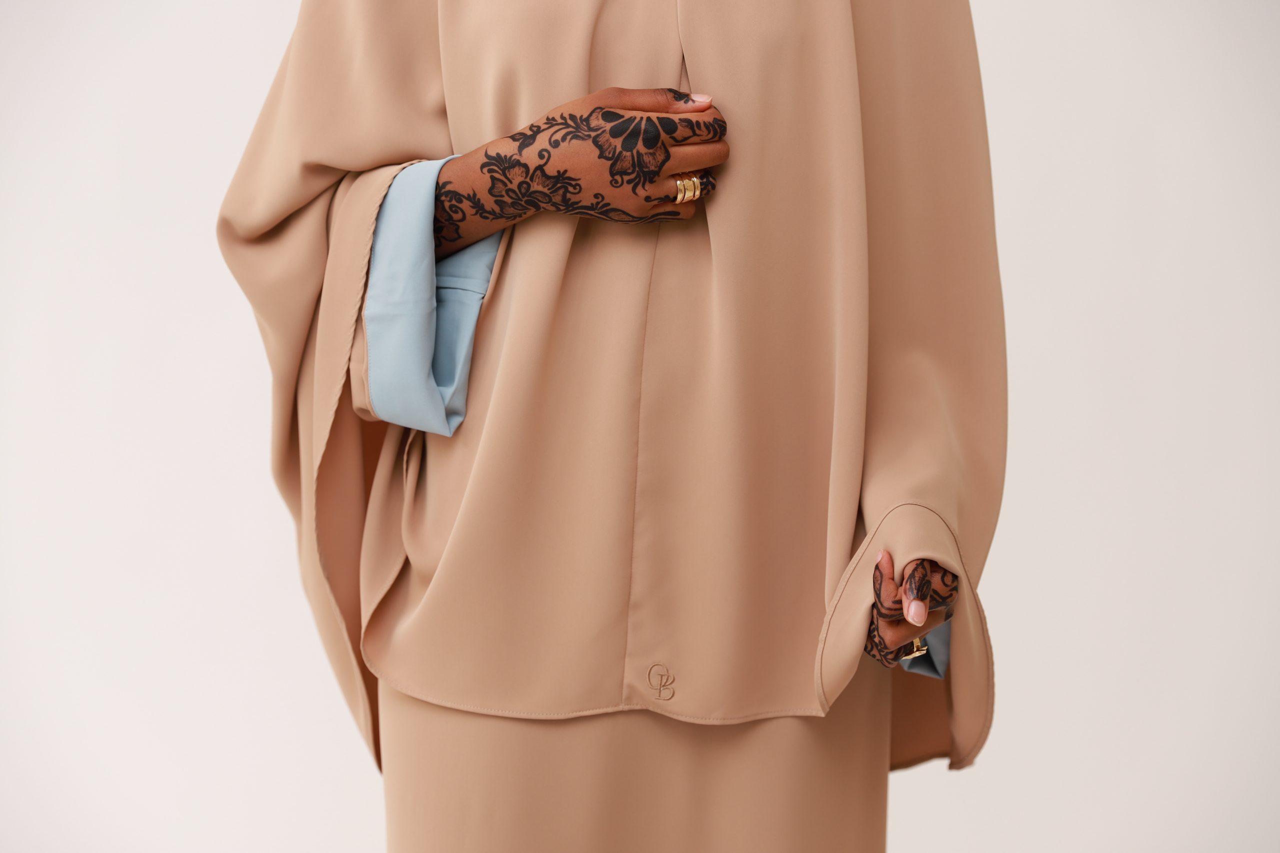 INSIDE OUT SLEEVE ABAYA - SANDY & SKY - Afbeelding 4